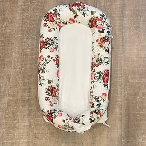 Dockatot Deluxe+ Dock in la vie en rose